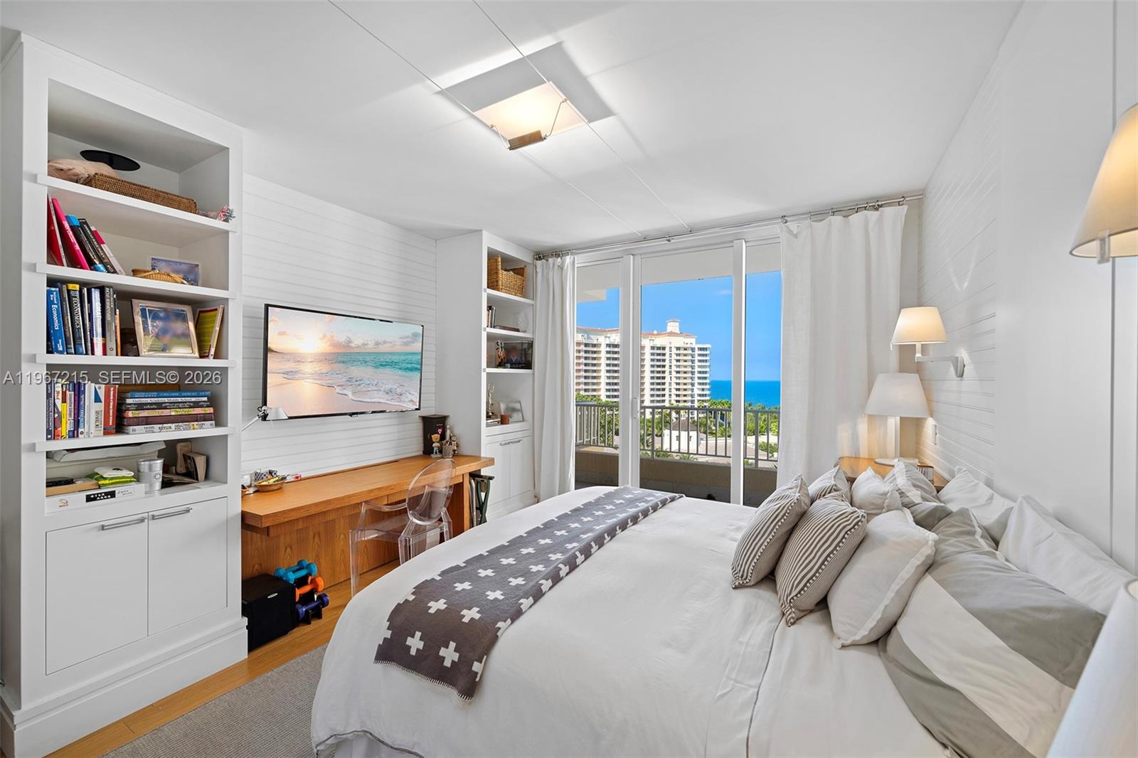 789 Crandon Blvd #1001 Key Biscayne, FL 33149