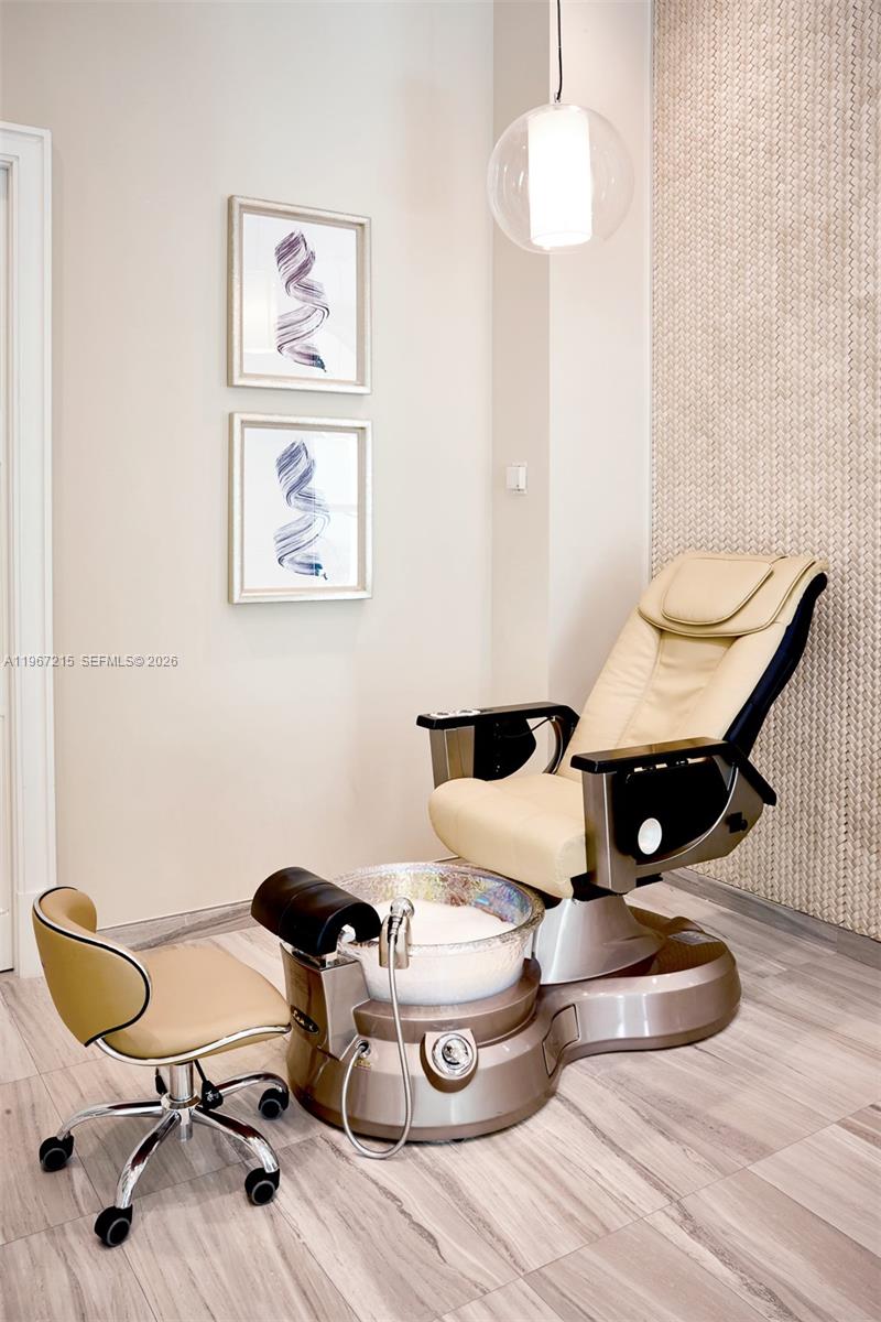 789 Crandon Blvd #1001 Key Biscayne, FL 33149