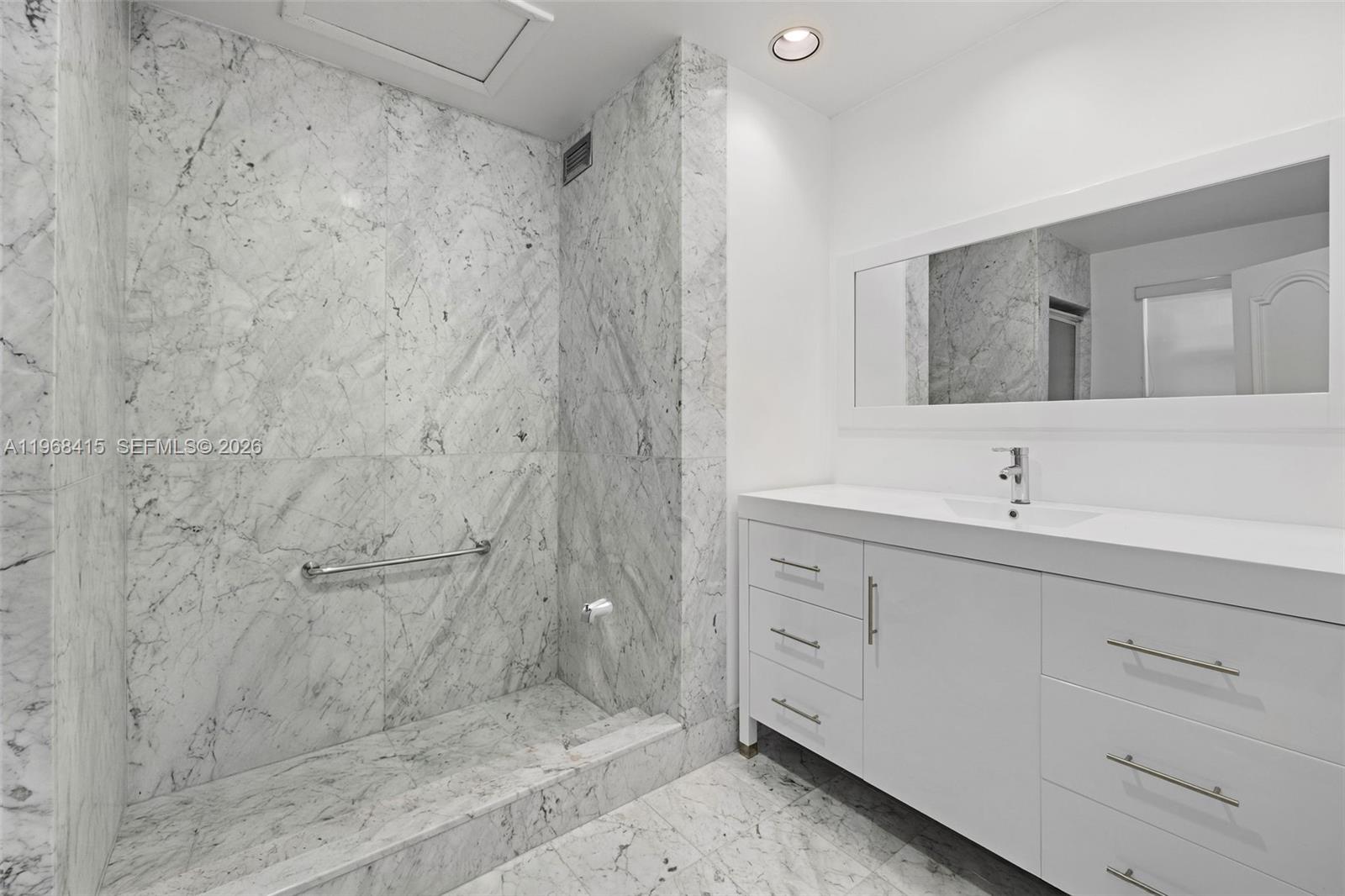 4925 Collins Ave #1A Miami Beach, FL 33140