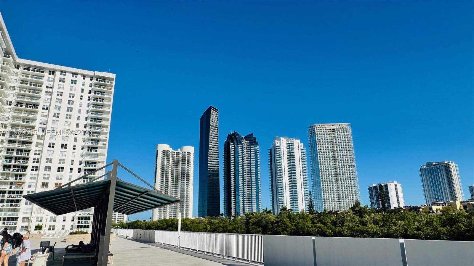 image Winston Towers 30033