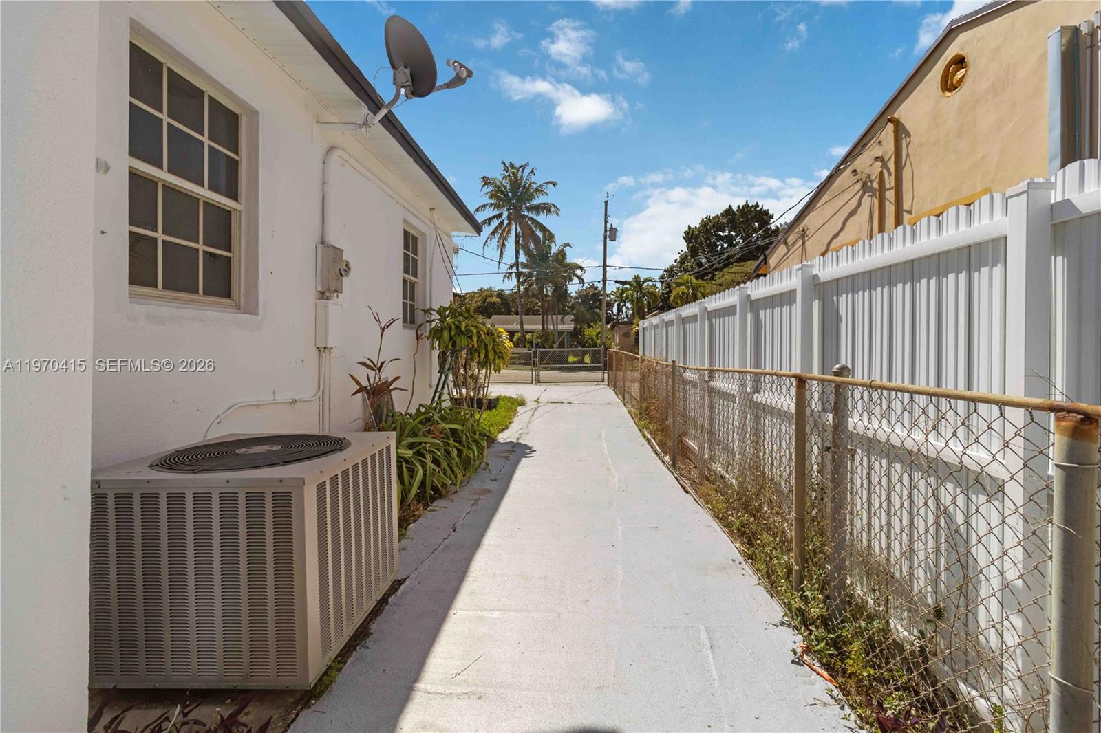 1721 NW 51st St Miami, FL 33142