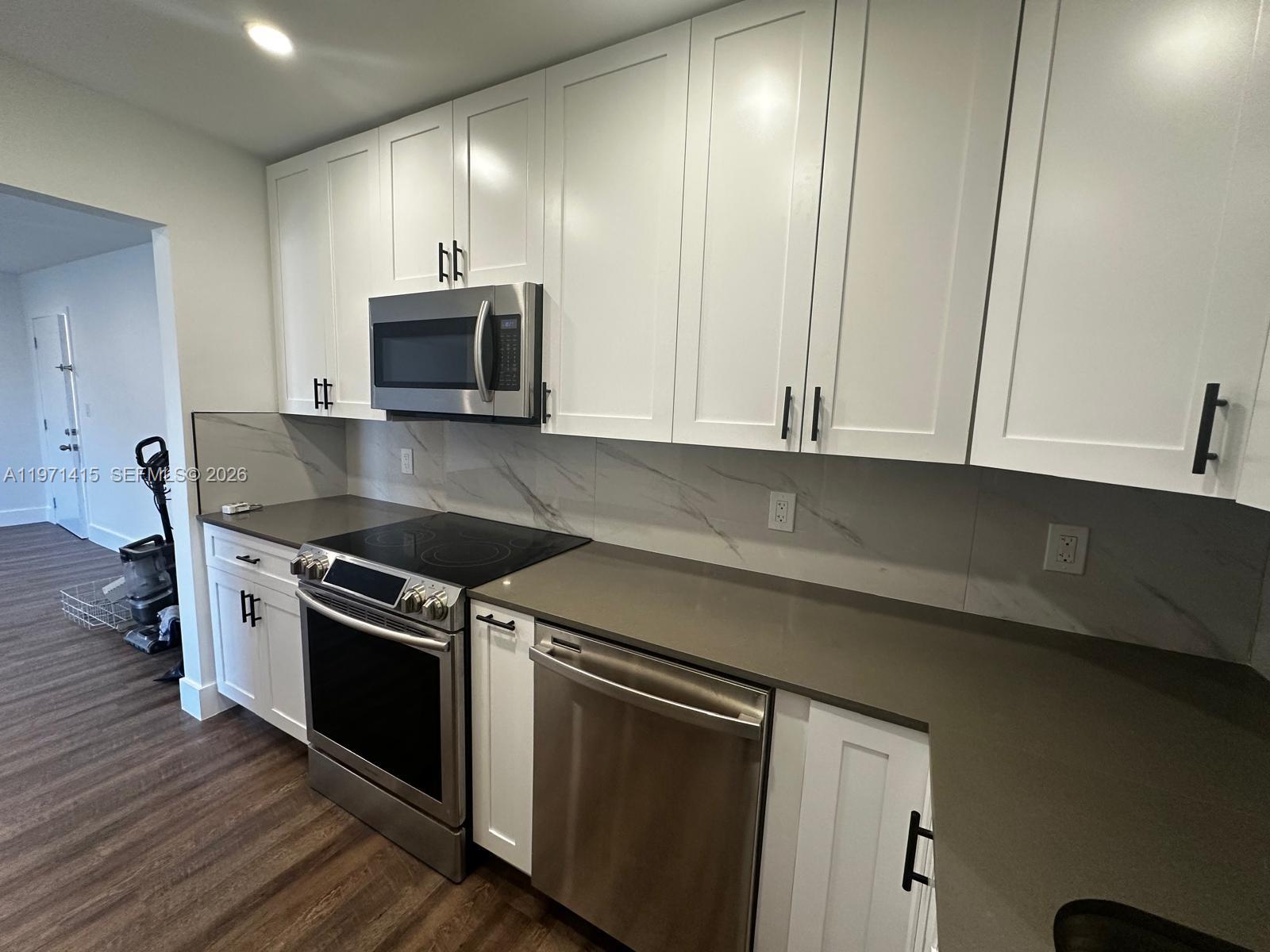 770 NE 128th St #303