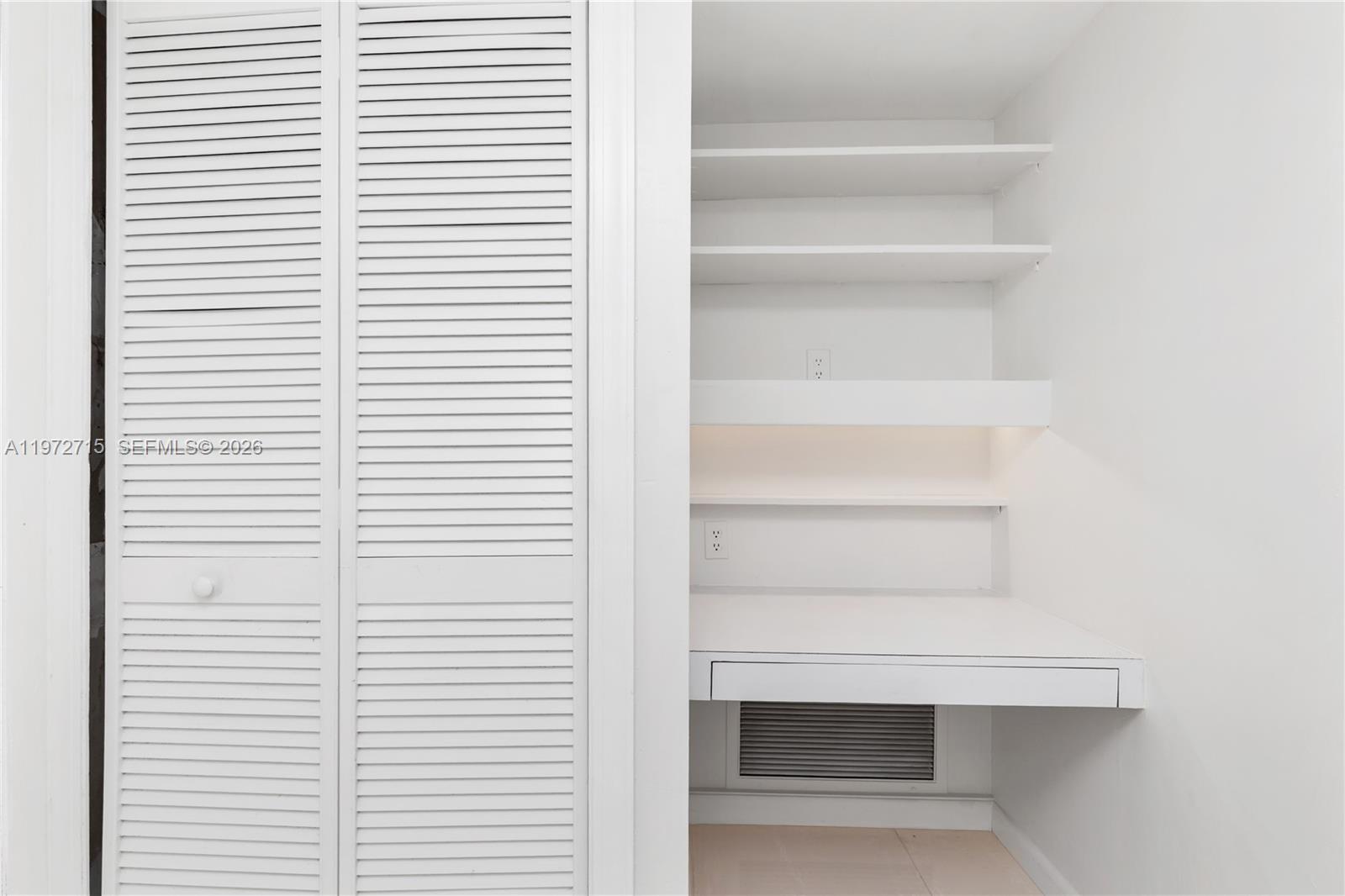 210 Sea Vw Dr #207 Key Biscayne, FL 33149