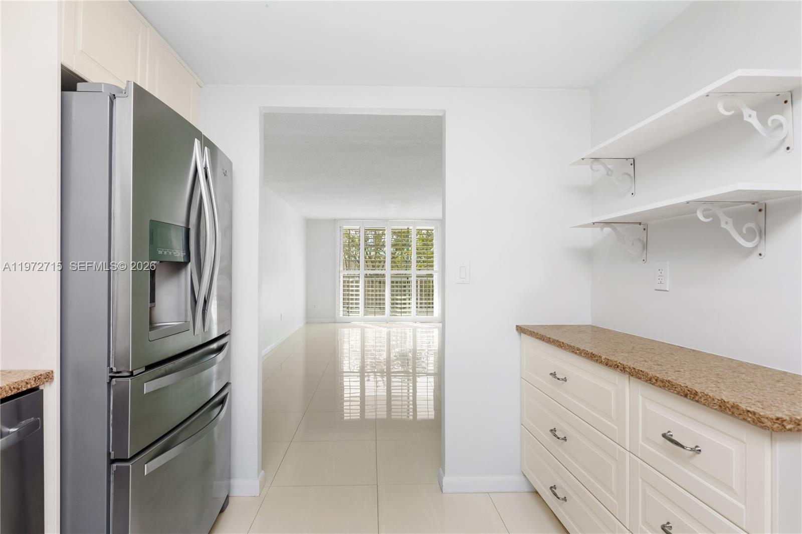 210 Sea Vw Dr #207 Key Biscayne, FL 33149