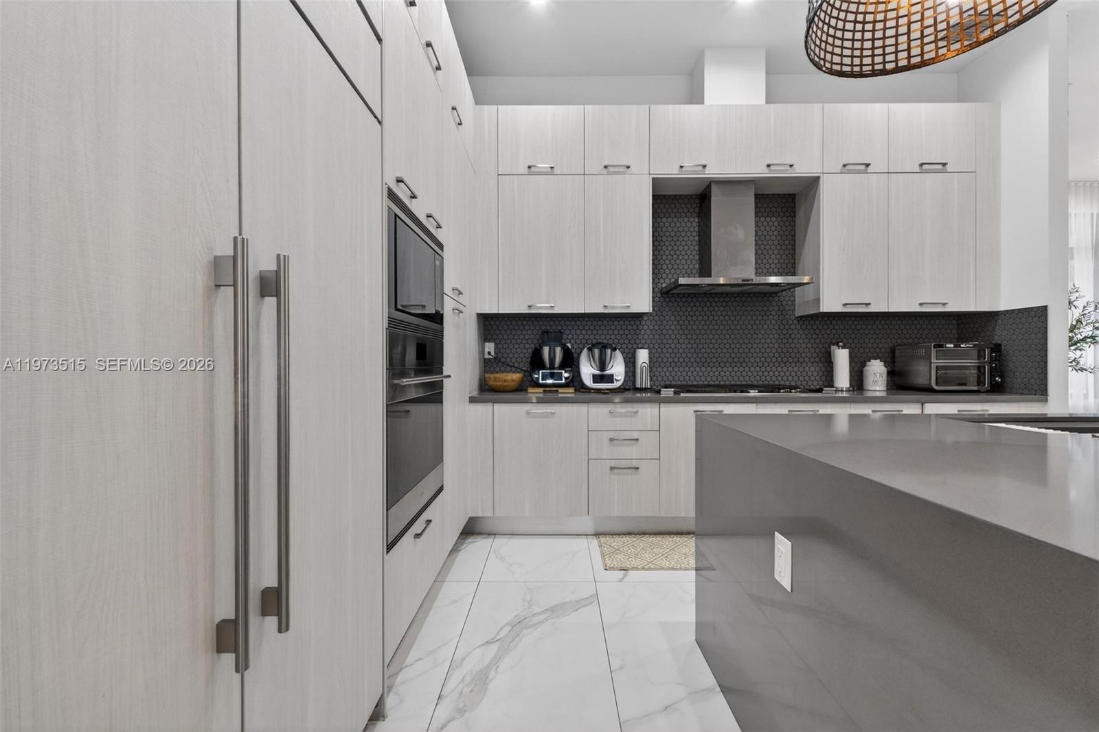 8126 NW 48th Ter Doral, FL 33166