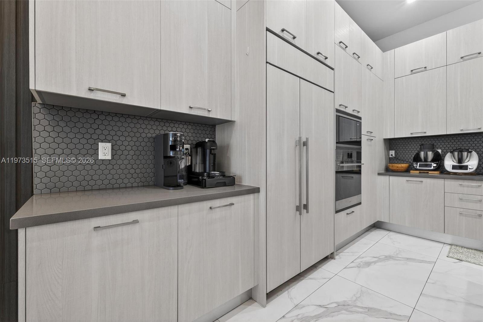 8126 NW 48th Ter Doral, FL 33166