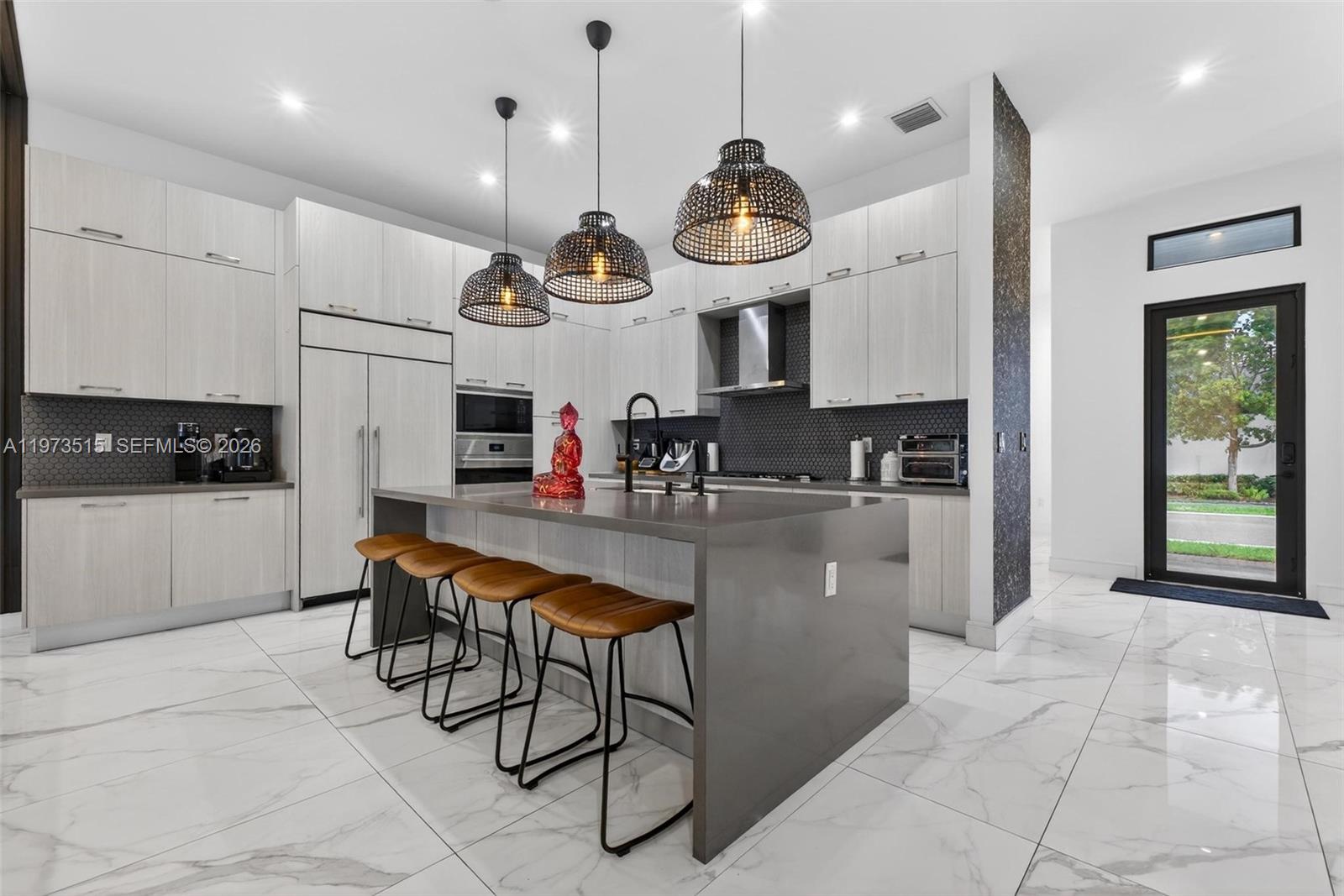 8126 NW 48th Ter Doral, FL 33166