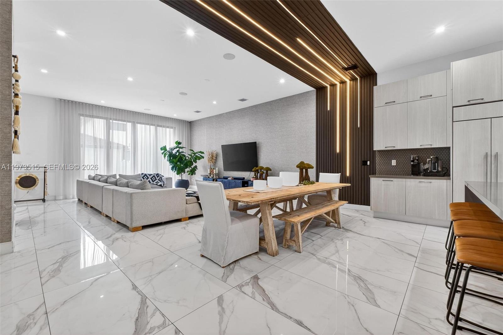 8126 NW 48th Ter Doral, FL 33166