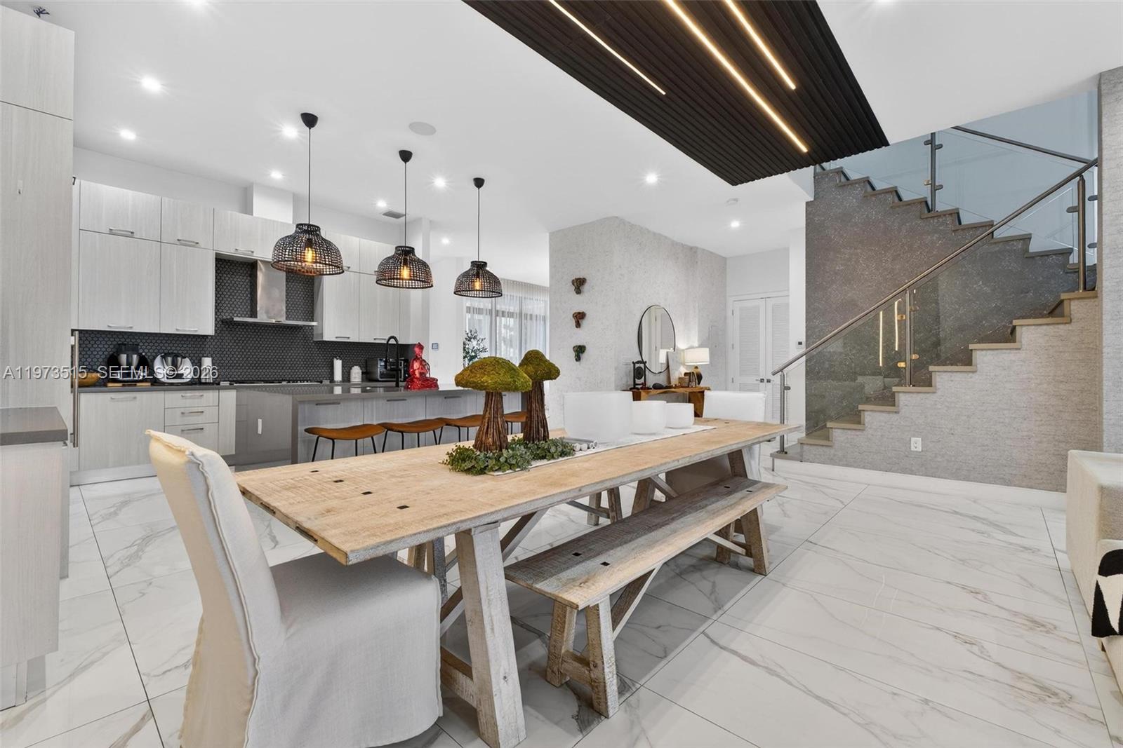 8126 NW 48th Ter Doral, FL 33166