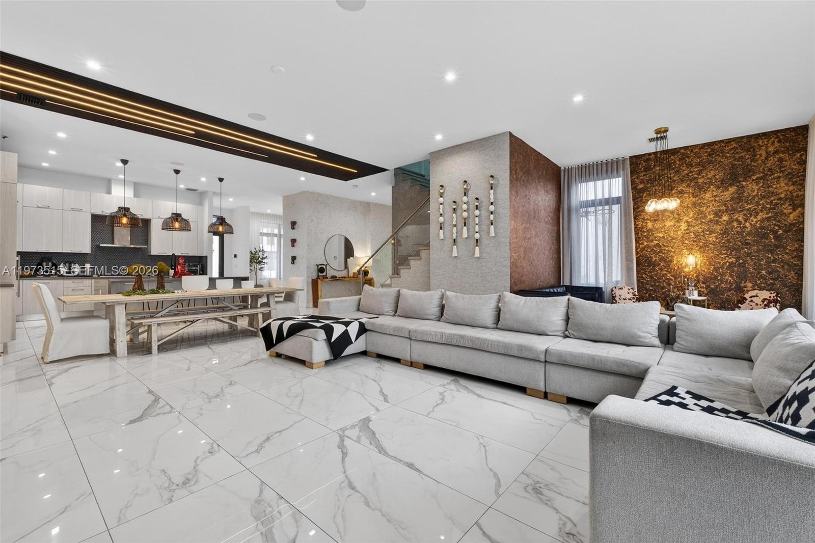 8126 NW 48th Ter Doral, FL 33166