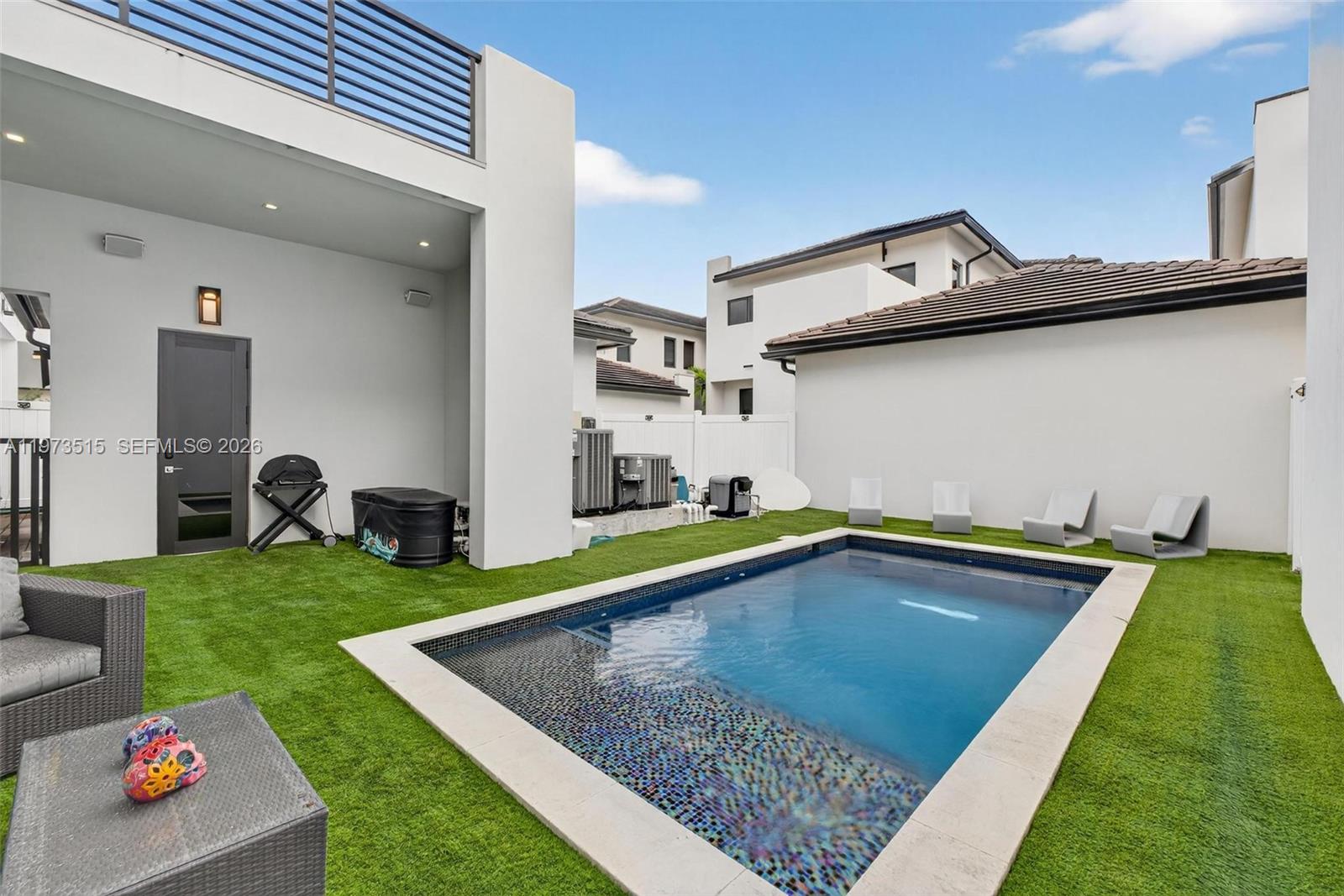 8126 NW 48th Ter Doral, FL 33166