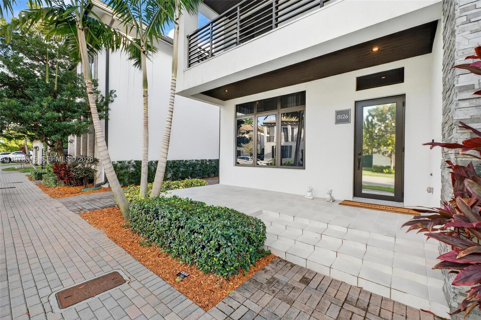 8126 NW 48th Ter Doral, FL 33166