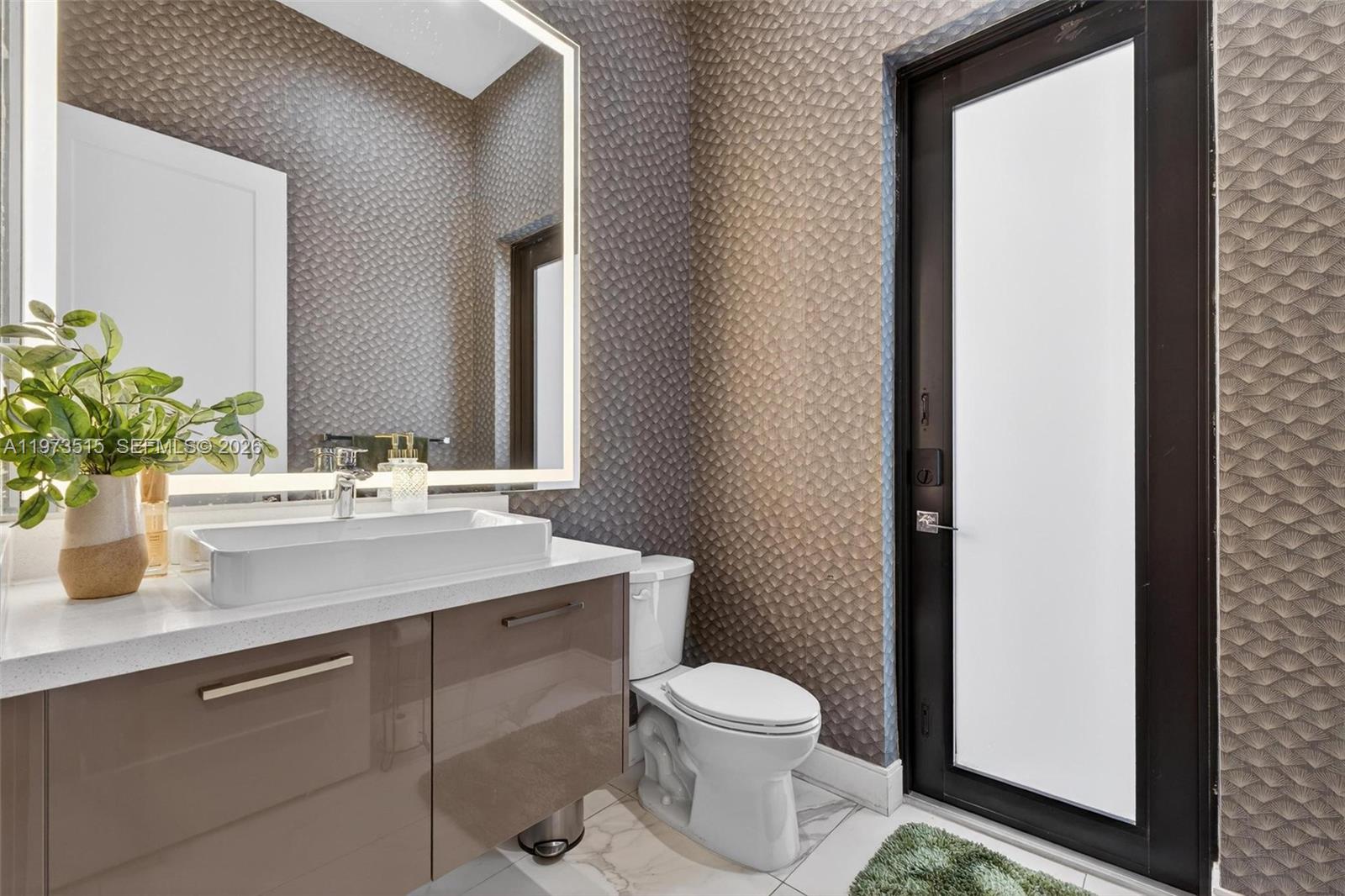 8126 NW 48th Ter Doral, FL 33166