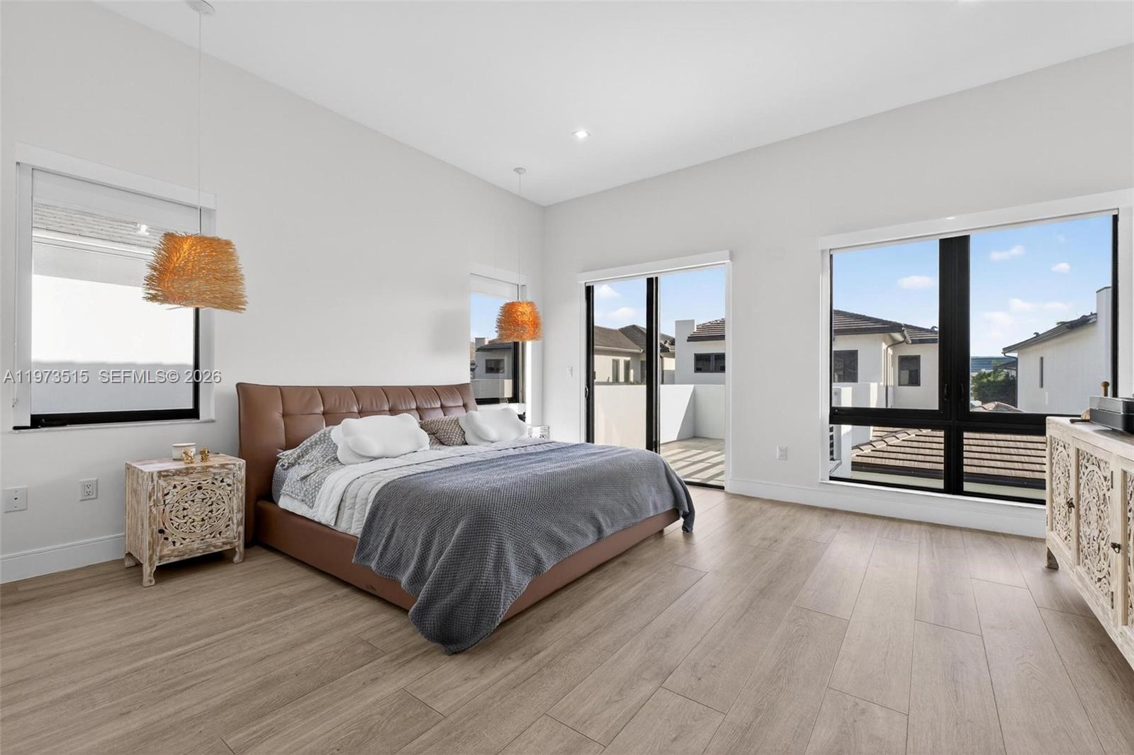 8126 NW 48th Ter Doral, FL 33166