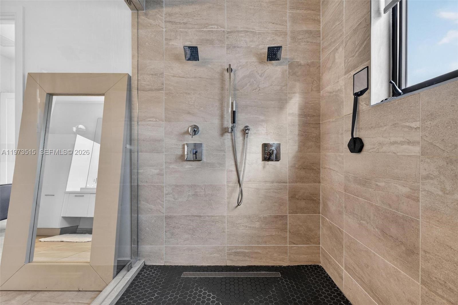 8126 NW 48th Ter Doral, FL 33166