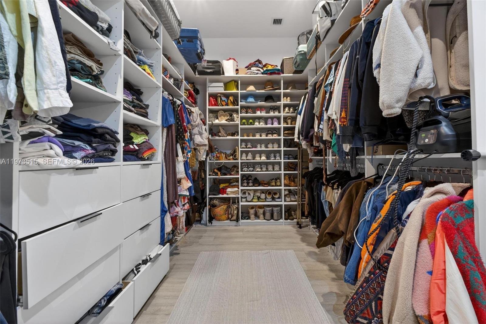 8126 NW 48th Ter Doral, FL 33166