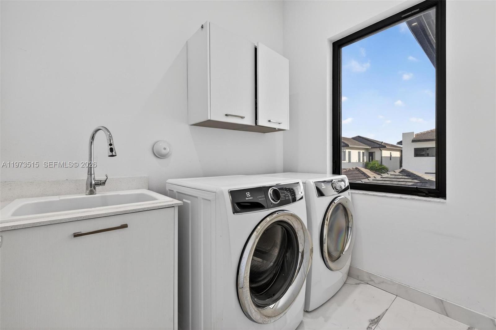 8126 NW 48th Ter Doral, FL 33166