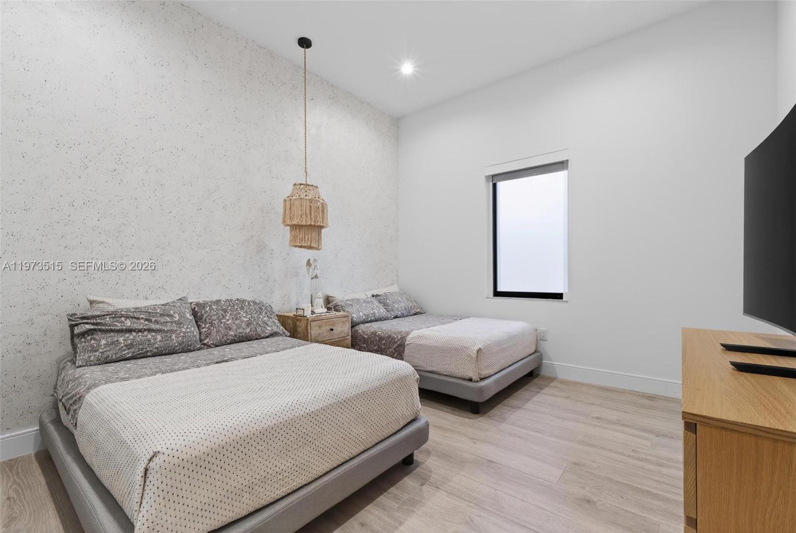 8126 NW 48th Ter Doral, FL 33166