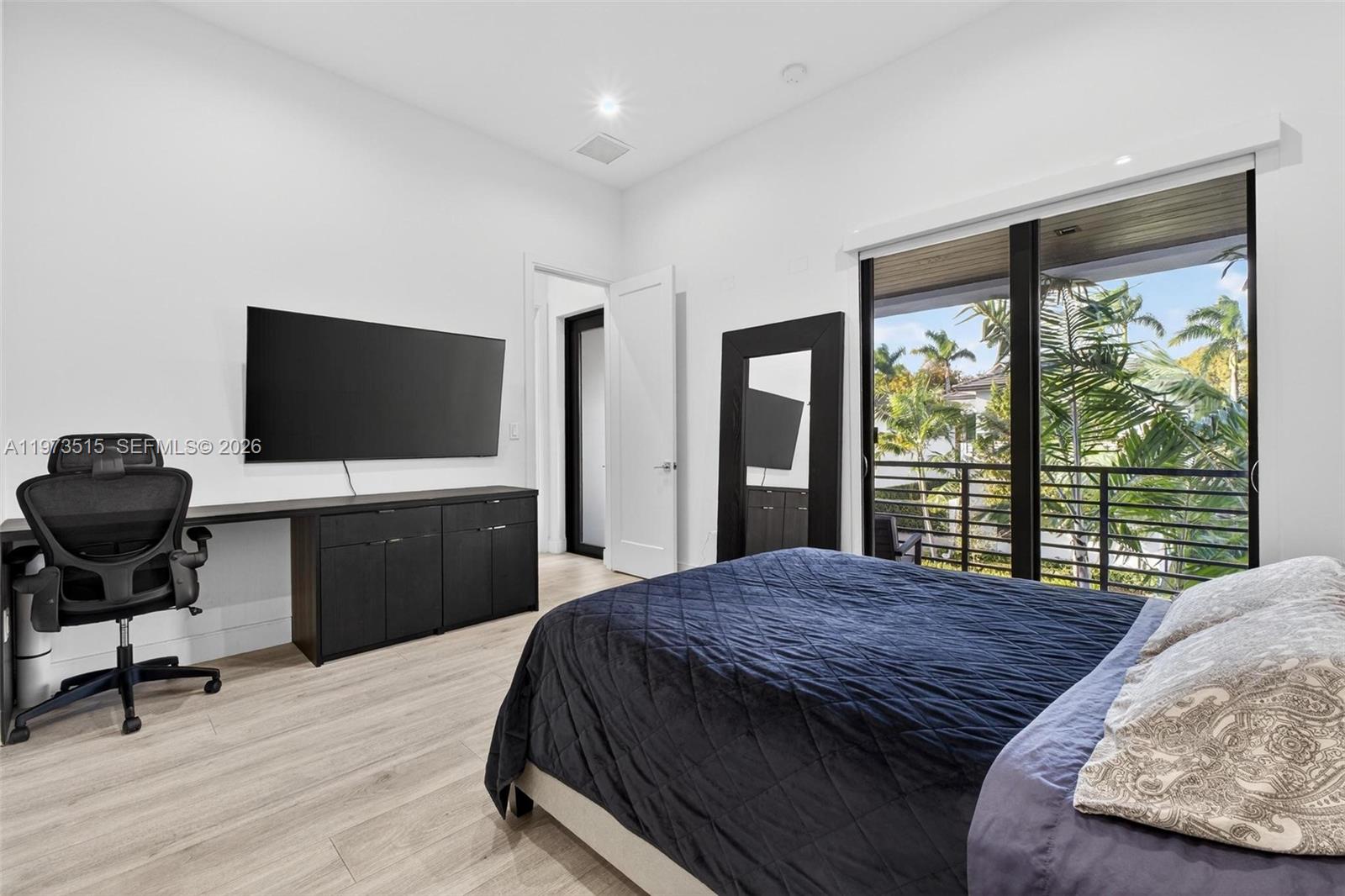 8126 NW 48th Ter Doral, FL 33166