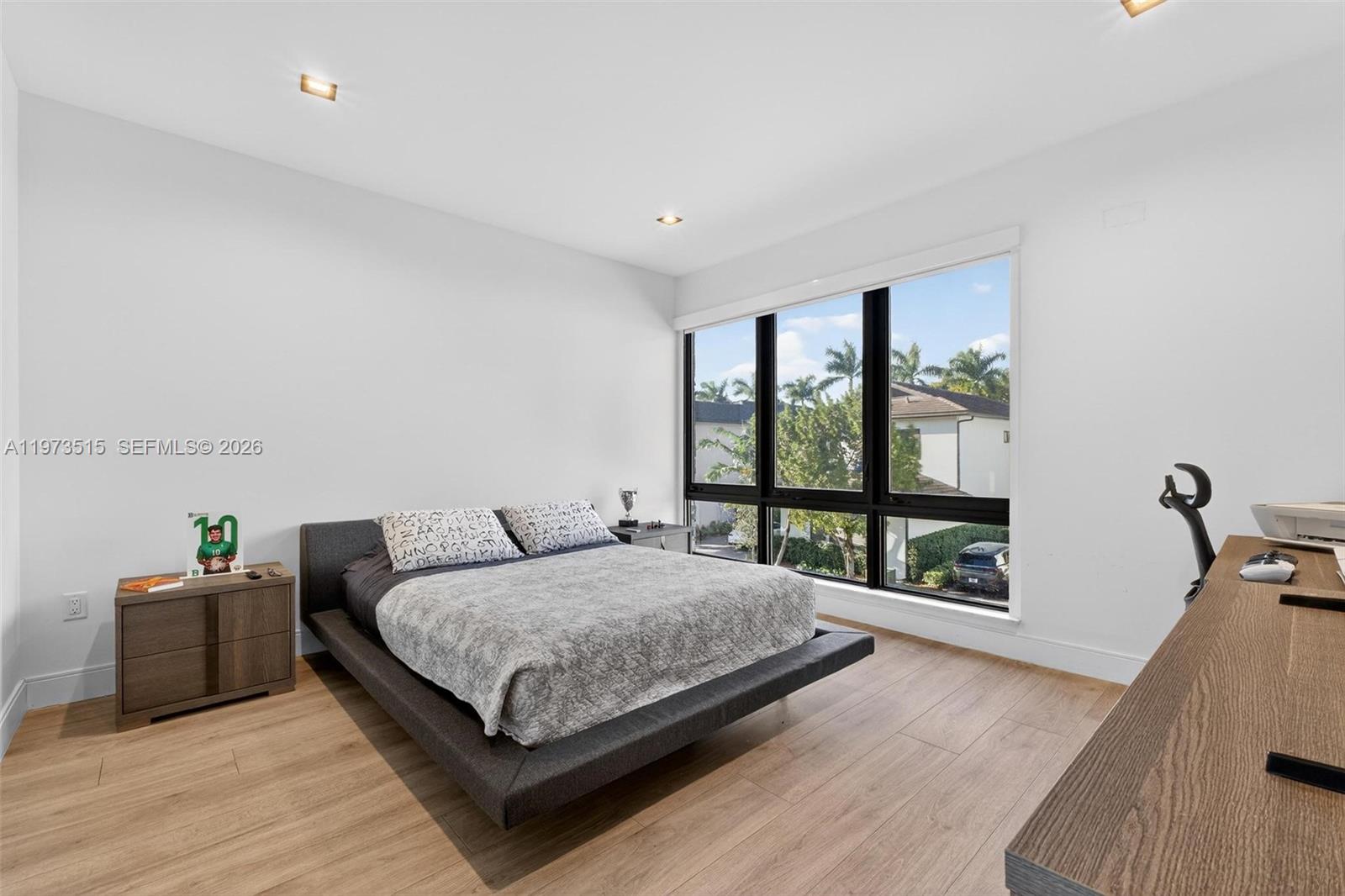 8126 NW 48th Ter Doral, FL 33166