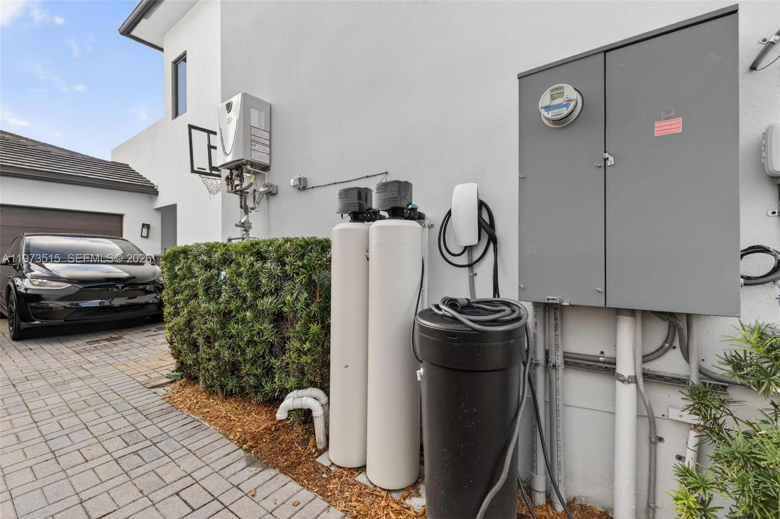 8126 NW 48th Ter Doral, FL 33166