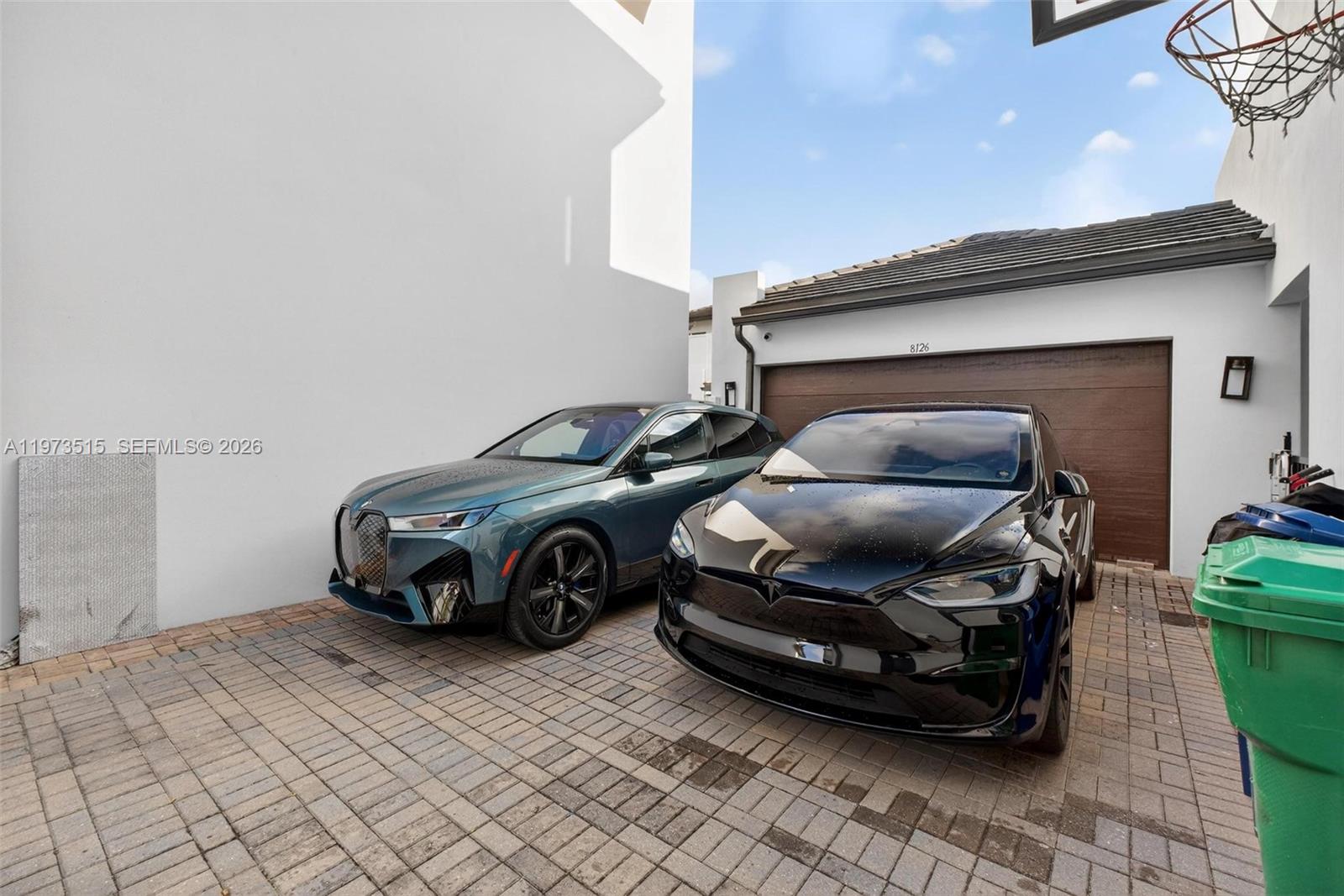 8126 NW 48th Ter Doral, FL 33166