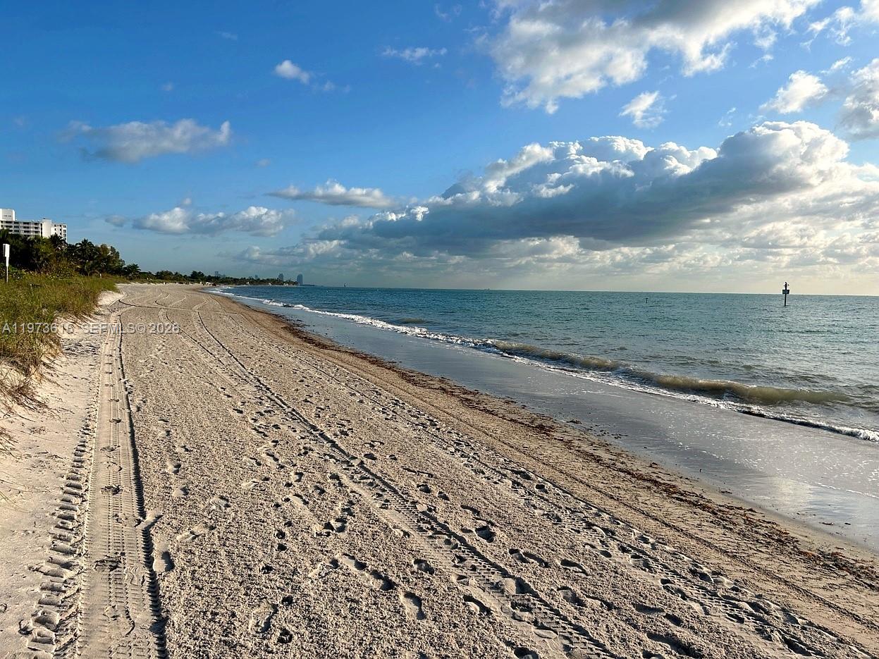 430 Grand Bay Dr #801 Key Biscayne, FL 33149