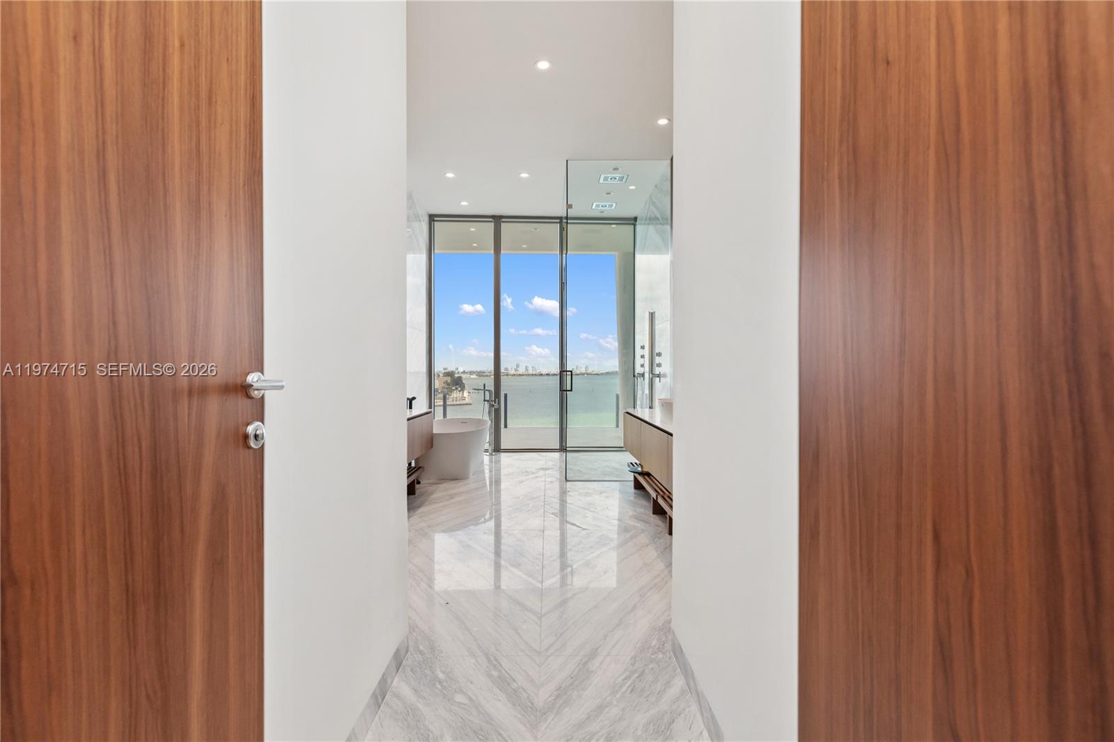 5 Grove Isle Dr #PHL1 Miami, FL 33133