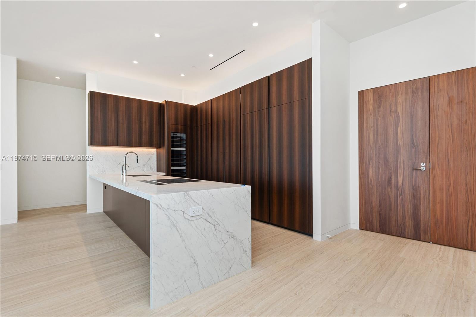 5 Grove Isle Dr #PHL1 Miami, FL 33133