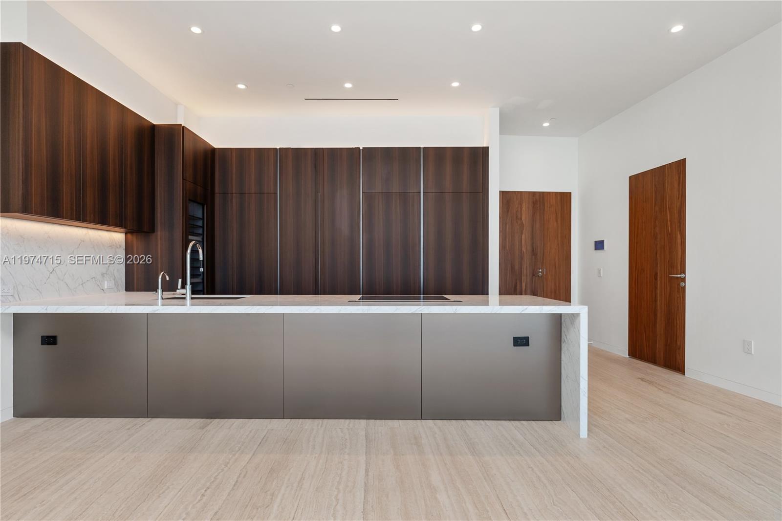 5 Grove Isle Dr #PHL1 Miami, FL 33133