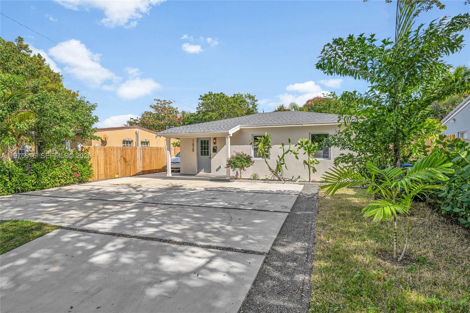 1628 NW 5th Ave Fort Lauderdale, FL 33311