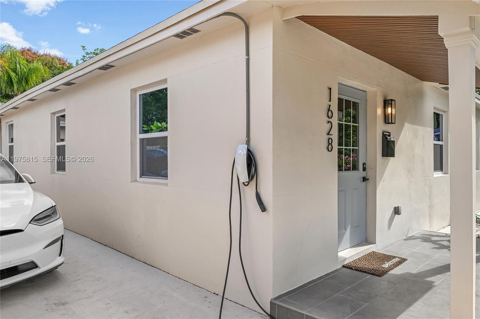 1628 NW 5th Ave Fort Lauderdale, FL 33311