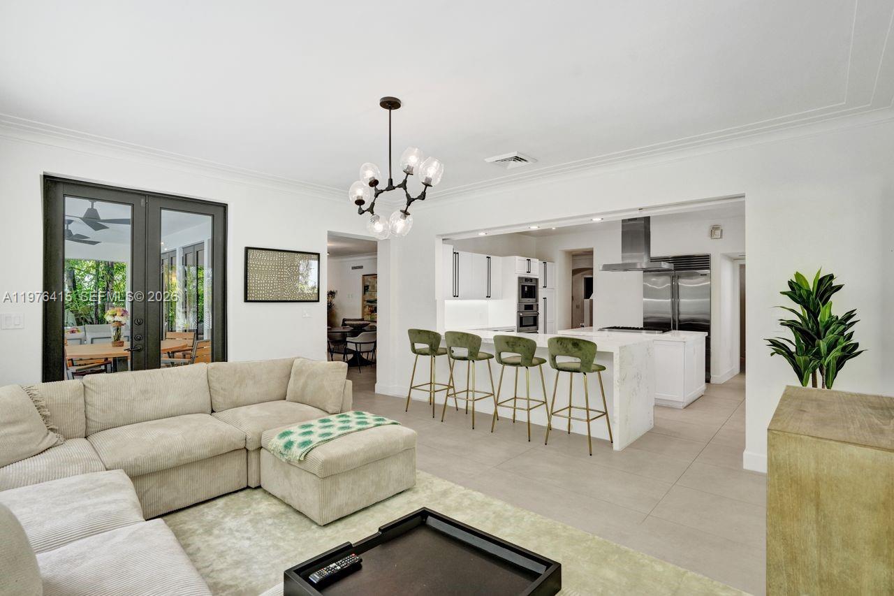 5735 N Bay Rd Miami Beach, FL 33140