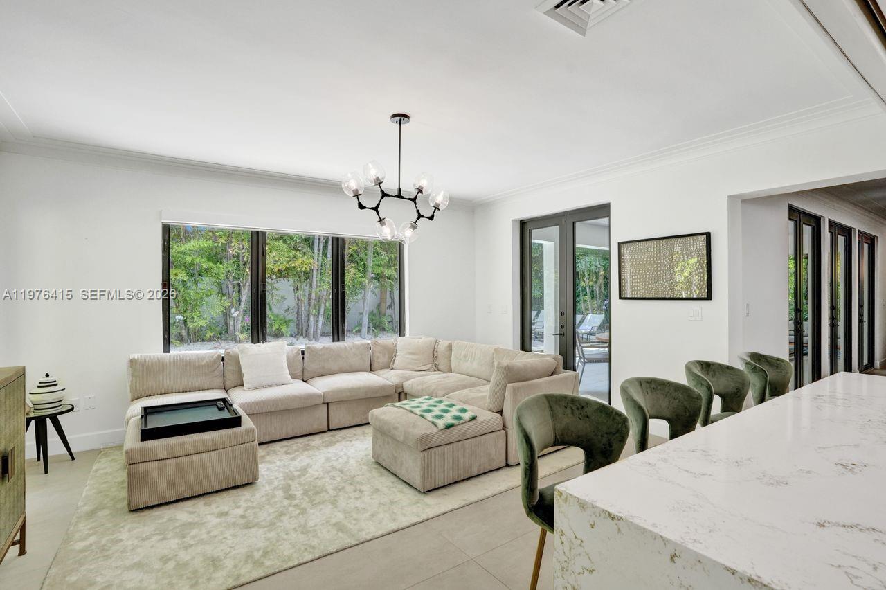 5735 N Bay Rd Miami Beach, FL 33140