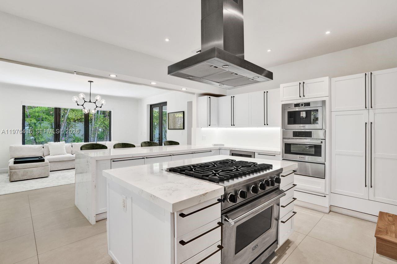 5735 N Bay Rd Miami Beach, FL 33140