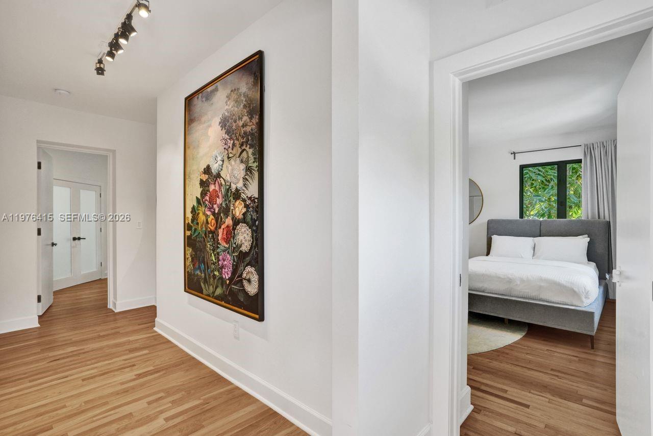 5735 N Bay Rd Miami Beach, FL 33140