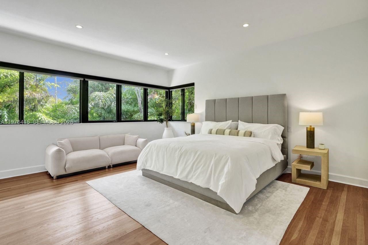 5735 N Bay Rd Miami Beach, FL 33140