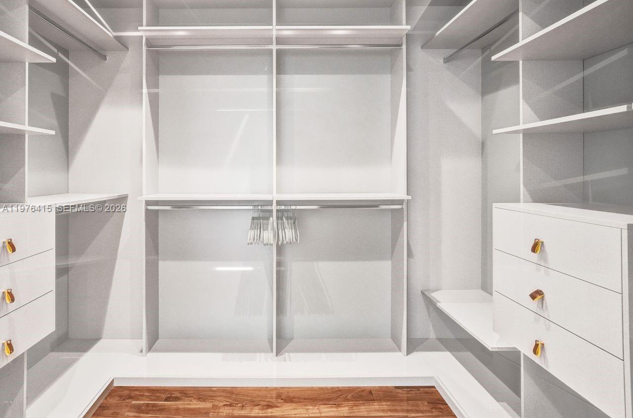 5735 N Bay Rd Miami Beach, FL 33140