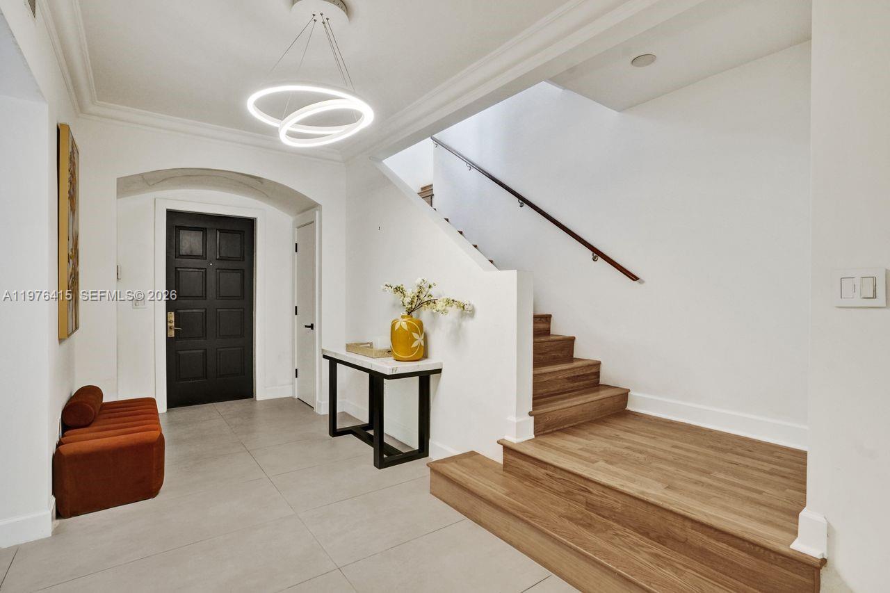 5735 N Bay Rd Miami Beach, FL 33140