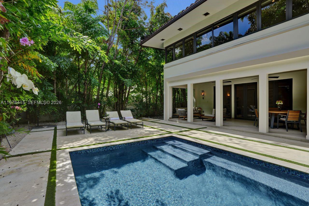 5735 N Bay Rd Miami Beach, FL 33140