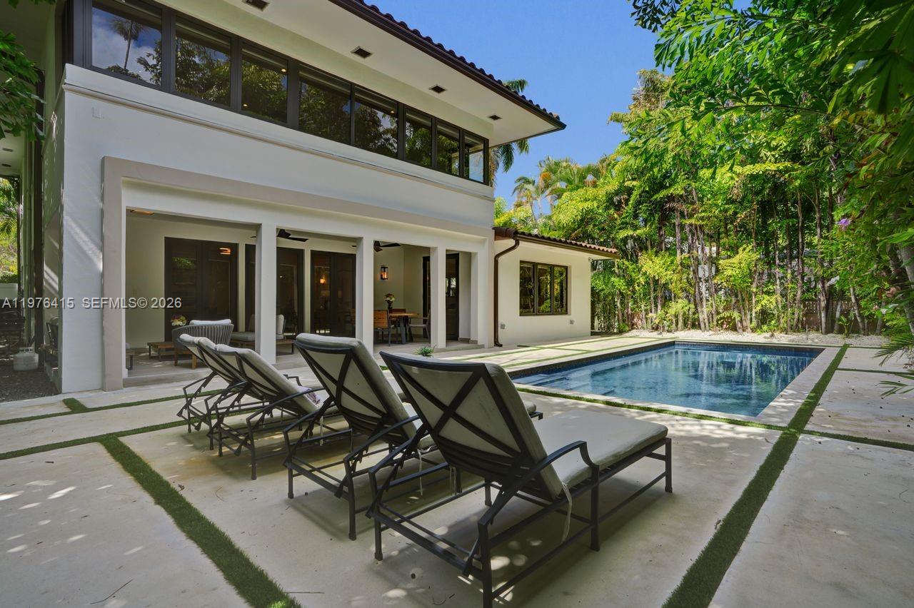 5735 N Bay Rd Miami Beach, FL 33140