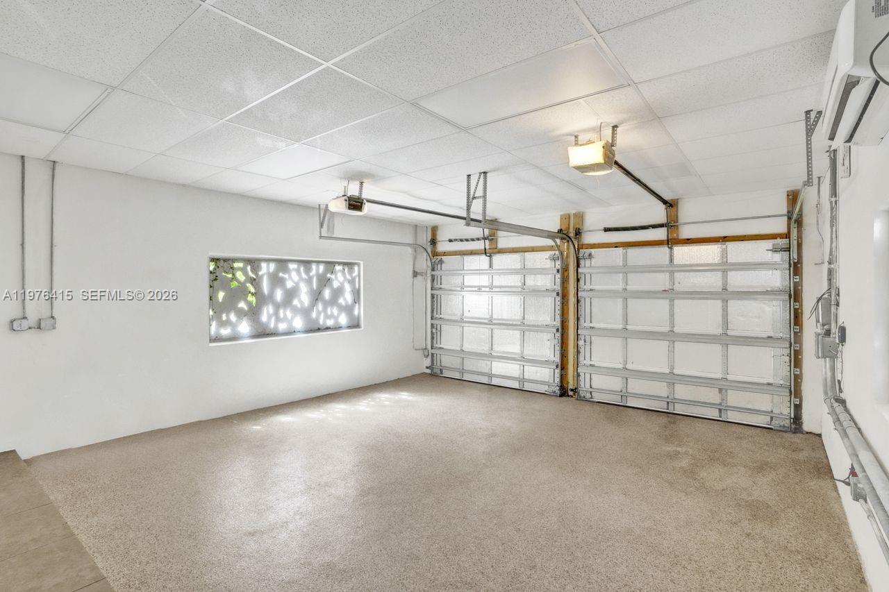 5735 N Bay Rd Miami Beach, FL 33140