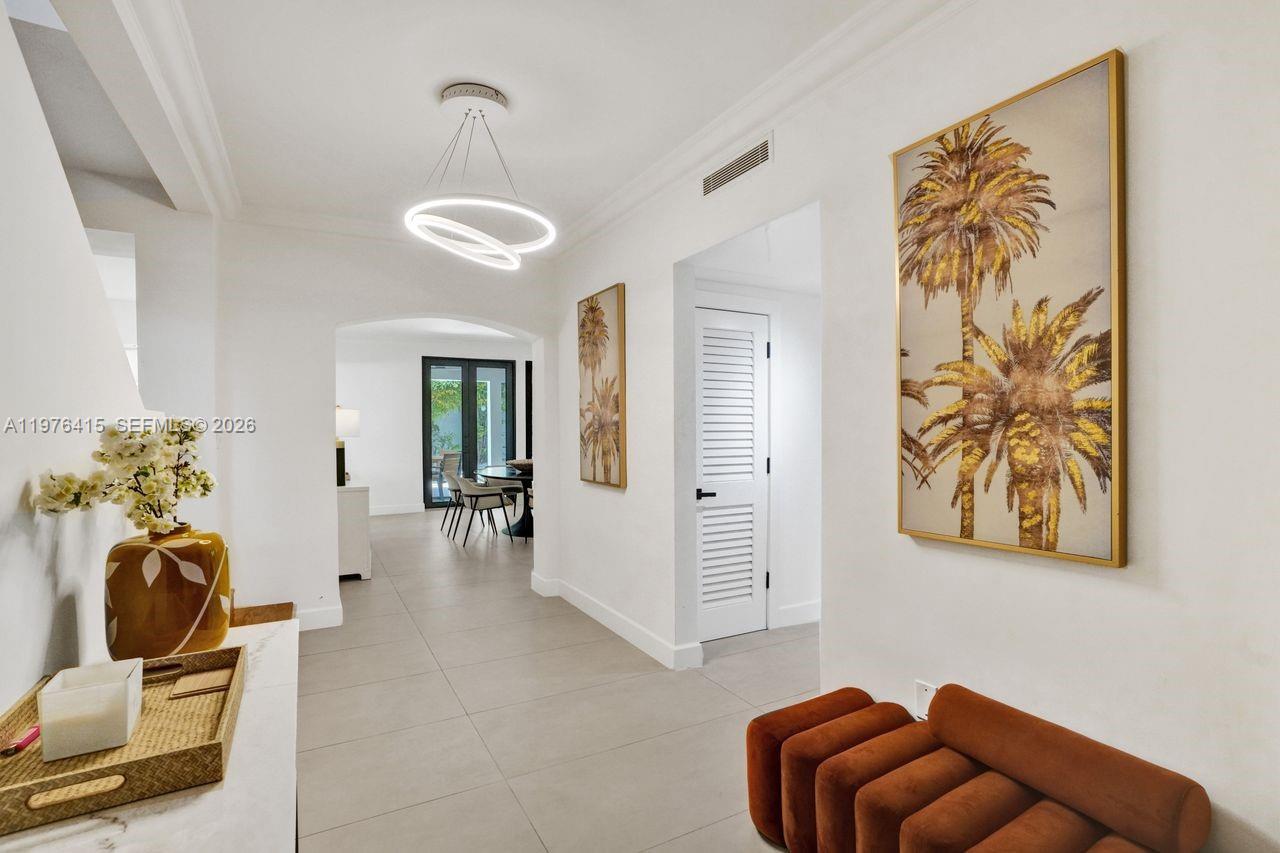 5735 N Bay Rd Miami Beach, FL 33140