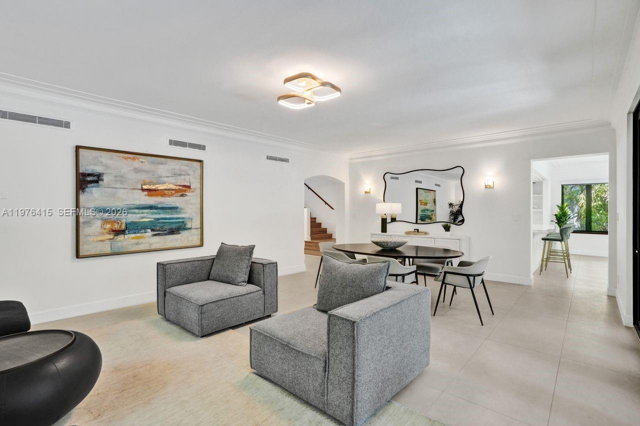 5735 N Bay Rd Miami Beach, FL 33140