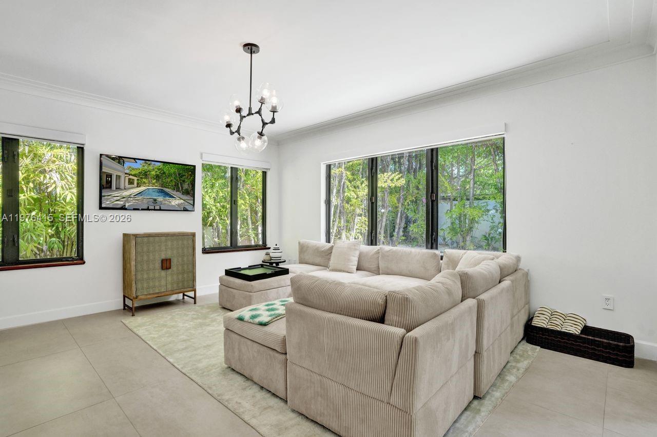 5735 N Bay Rd Miami Beach, FL 33140