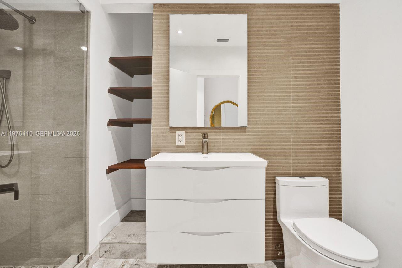 5735 N Bay Rd Miami Beach, FL 33140