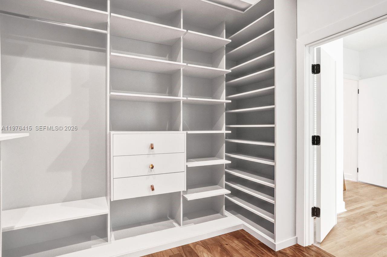 5735 N Bay Rd Miami Beach, FL 33140