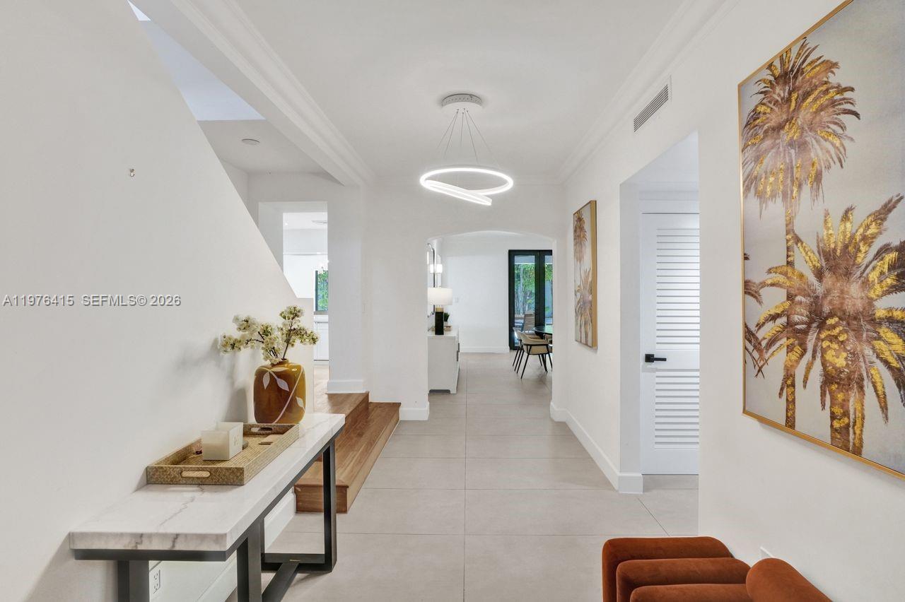 5735 N Bay Rd Miami Beach, FL 33140