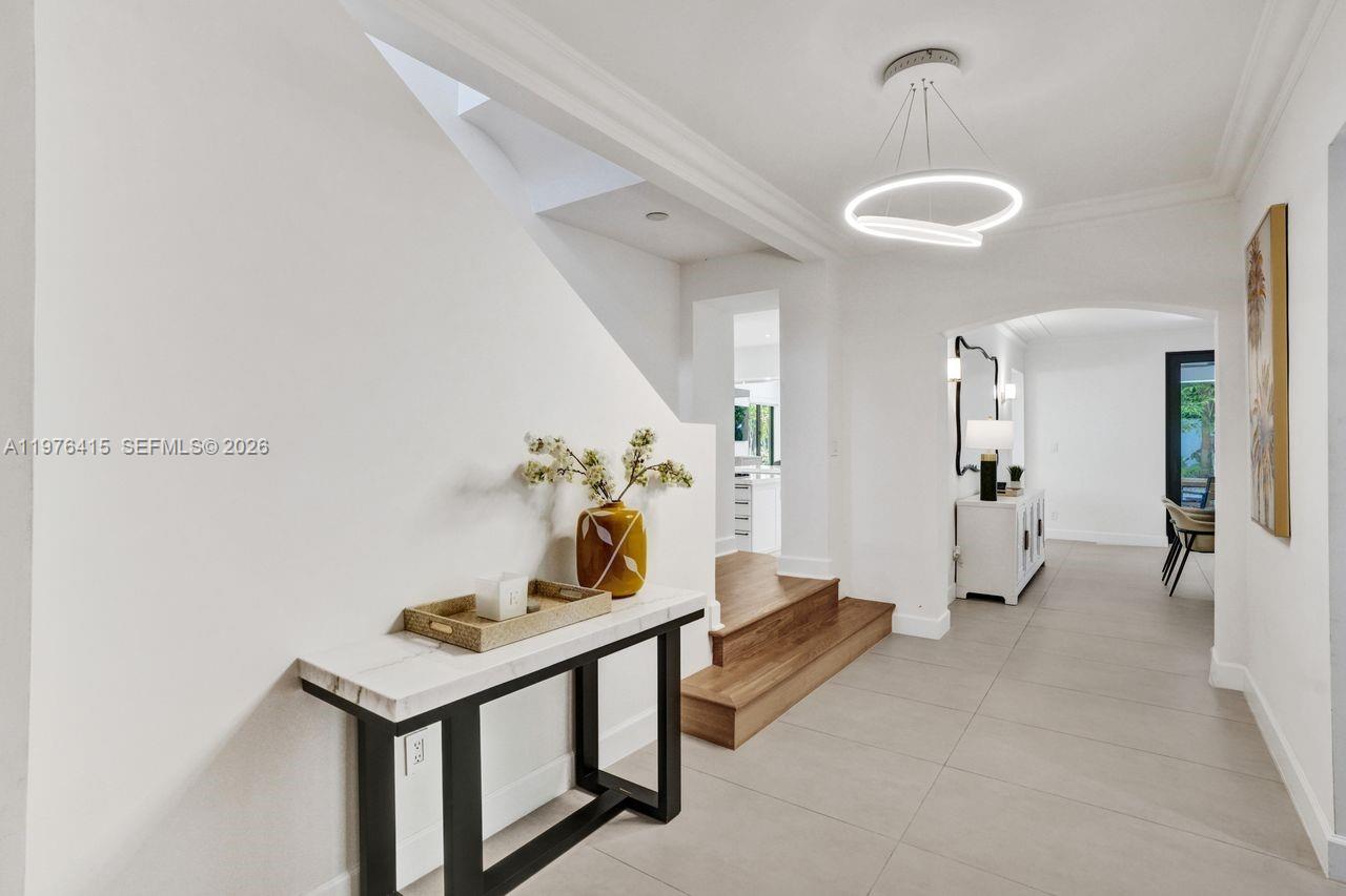 5735 N Bay Rd Miami Beach, FL 33140