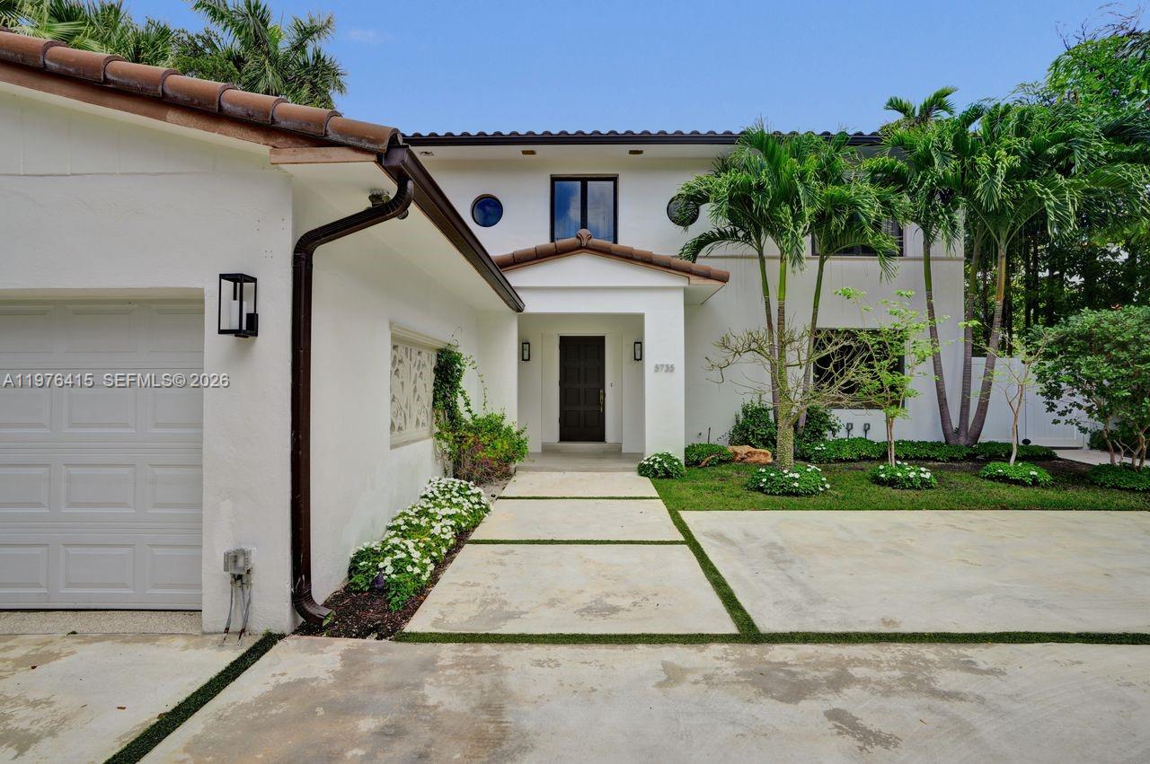 5735 N Bay Rd Miami Beach, FL 33140